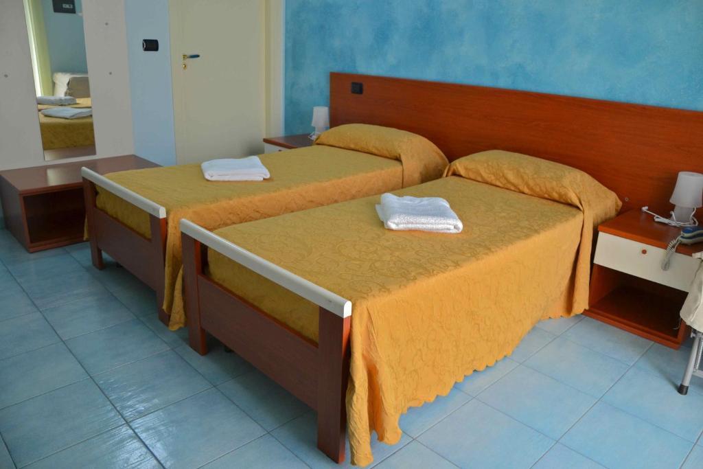Megaron Hotel Pozzallo Zimmer foto